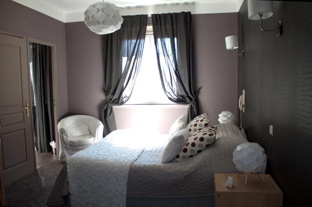 Logis Hotel La Magnanerie - Cote Bistro Aubignosc Værelse billede