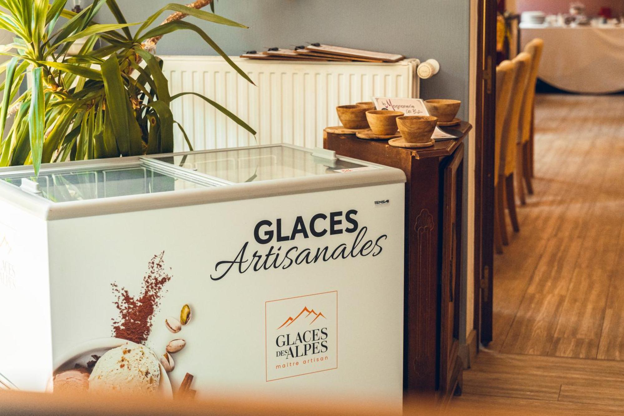 Logis Hotel La Magnanerie - Cote Bistro Aubignosc Eksteriør billede